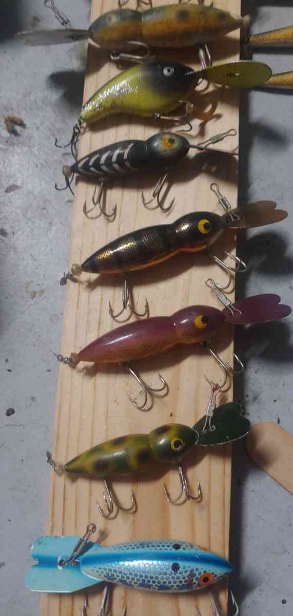 fishing lures lot - Beverly Hills, Florida - FleaMarketBay