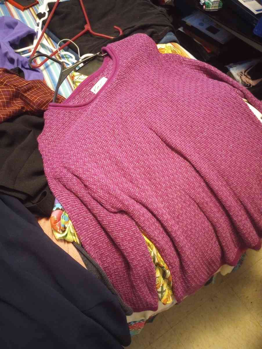 women clothes - Benson, North Carolina - FleaMarketBay