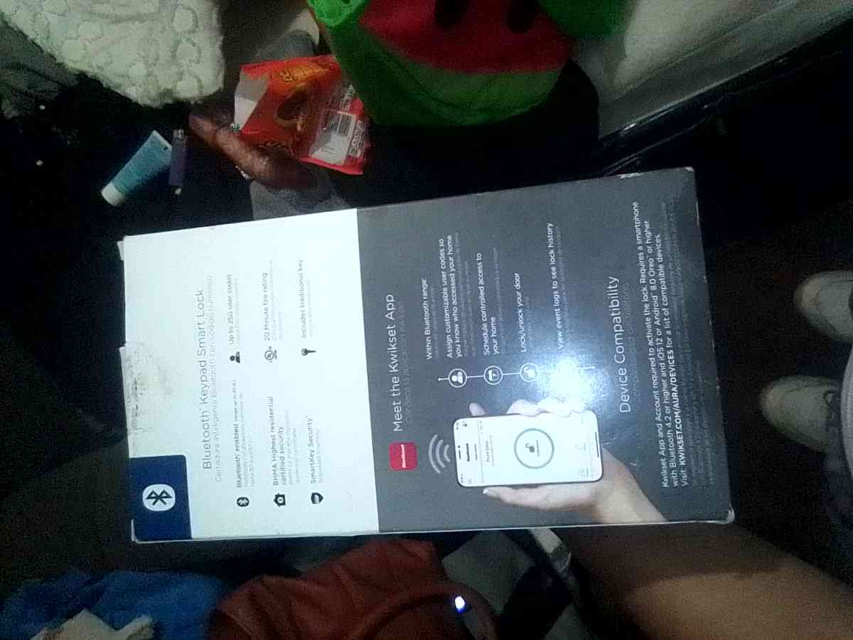 aura key pad Bluetooth smart  lock - Lancaster, California - FleaMarketBay