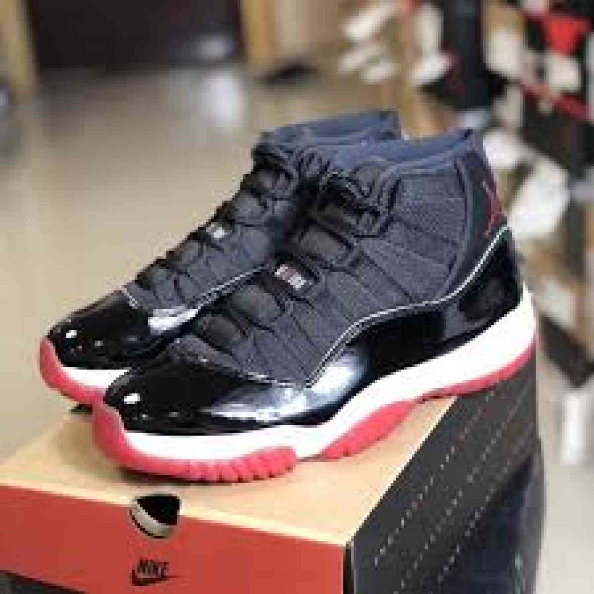 bred 11 - Hamden, Connecticut - FleaMarketBay