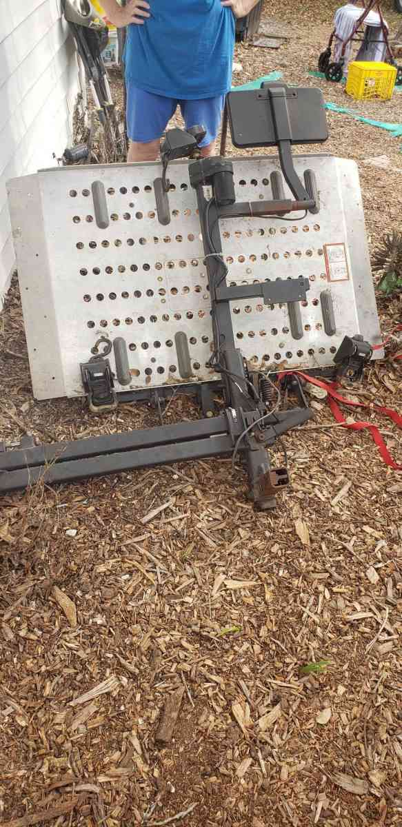 Titan Scooter and electric lift - Hudson, Florida - FleaMarketBay