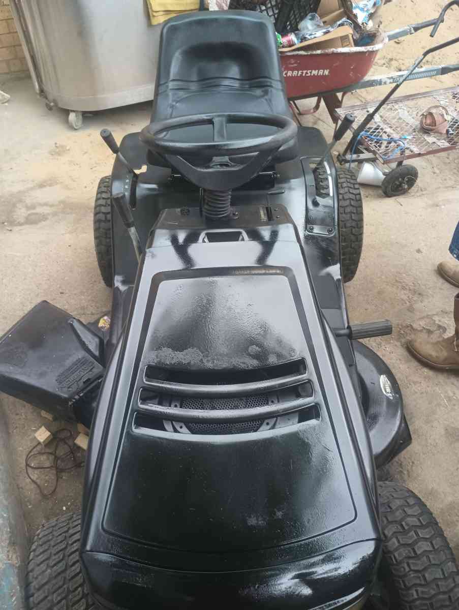 Murray 5 speed mower - Alicia, Arkansas - FleaMarketBay