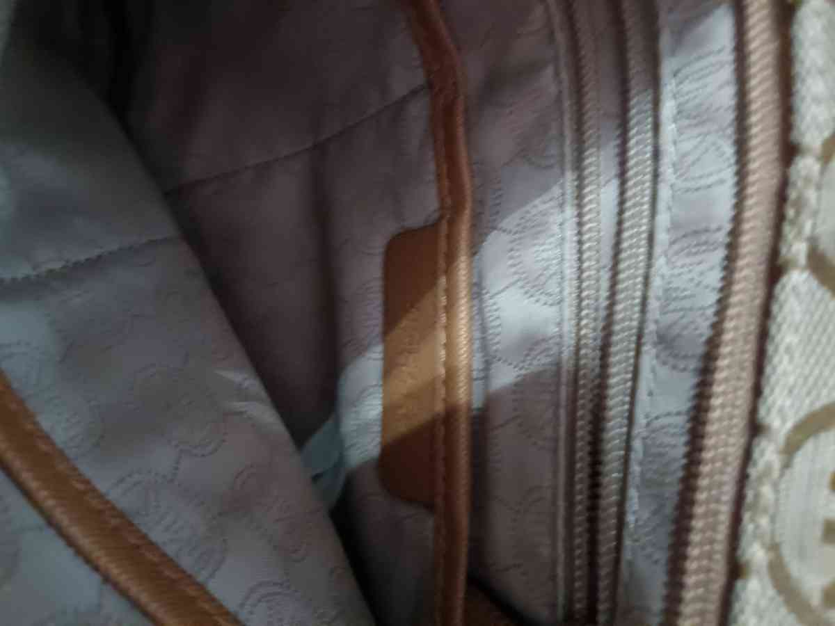 Michael Kors Shoulder bag - Alton, Illinois - FleaMarketBay