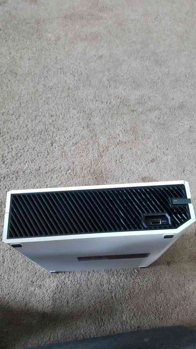 Xbox one with a wired controller and 3 games for the console - Indianapolis, Indiana - FleaMarketBay