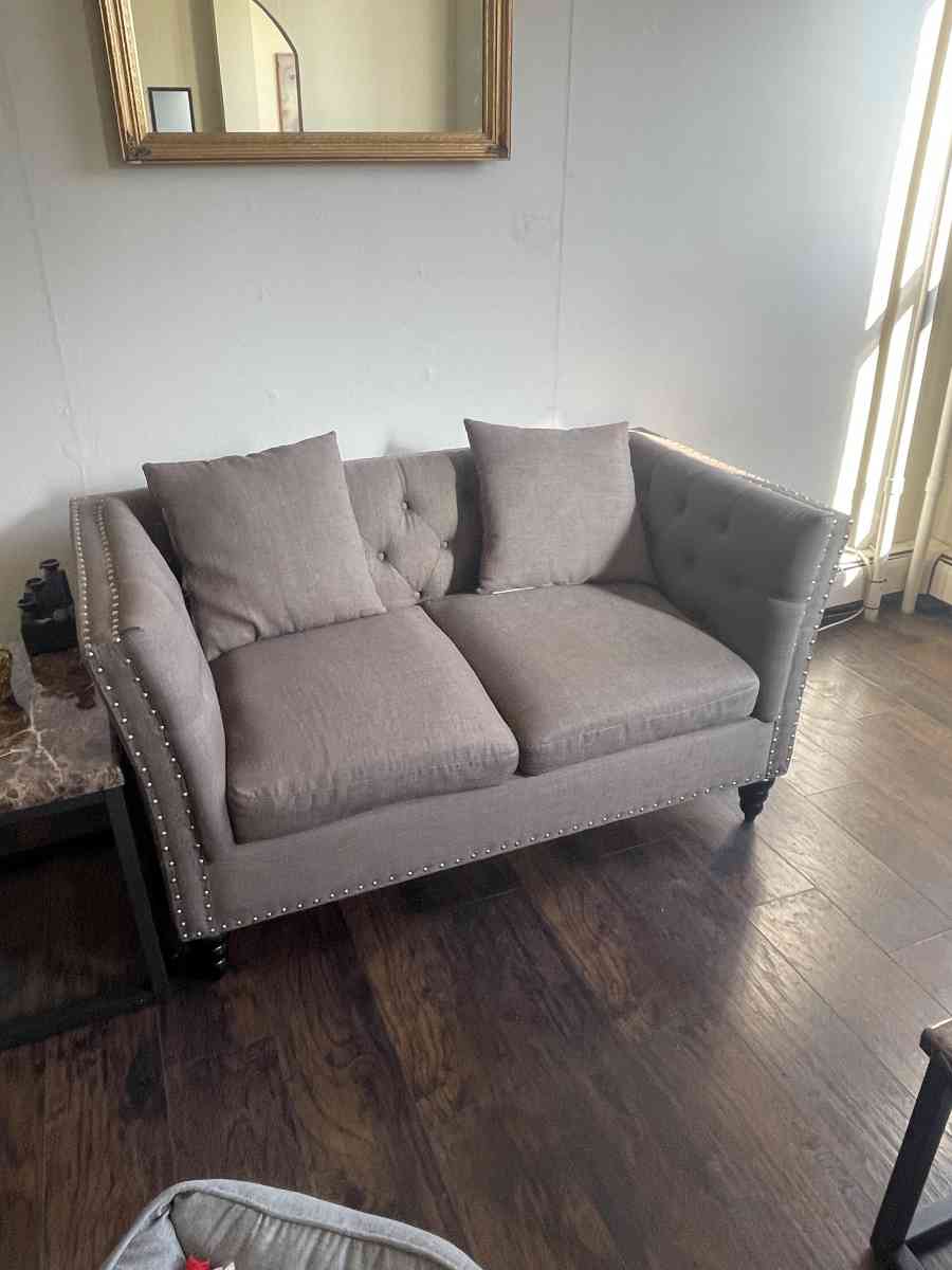 Living Room Set - Burlington, New Jersey - FleaMarketBay