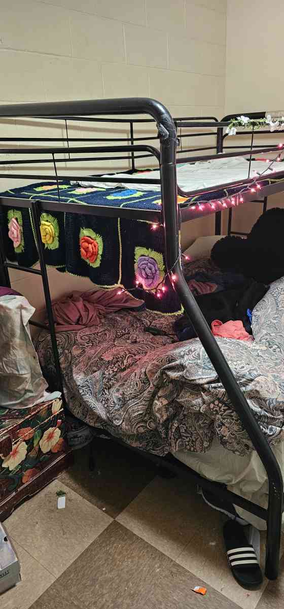 BUNKBED - Honolulu, Hawaii - FleaMarketBay