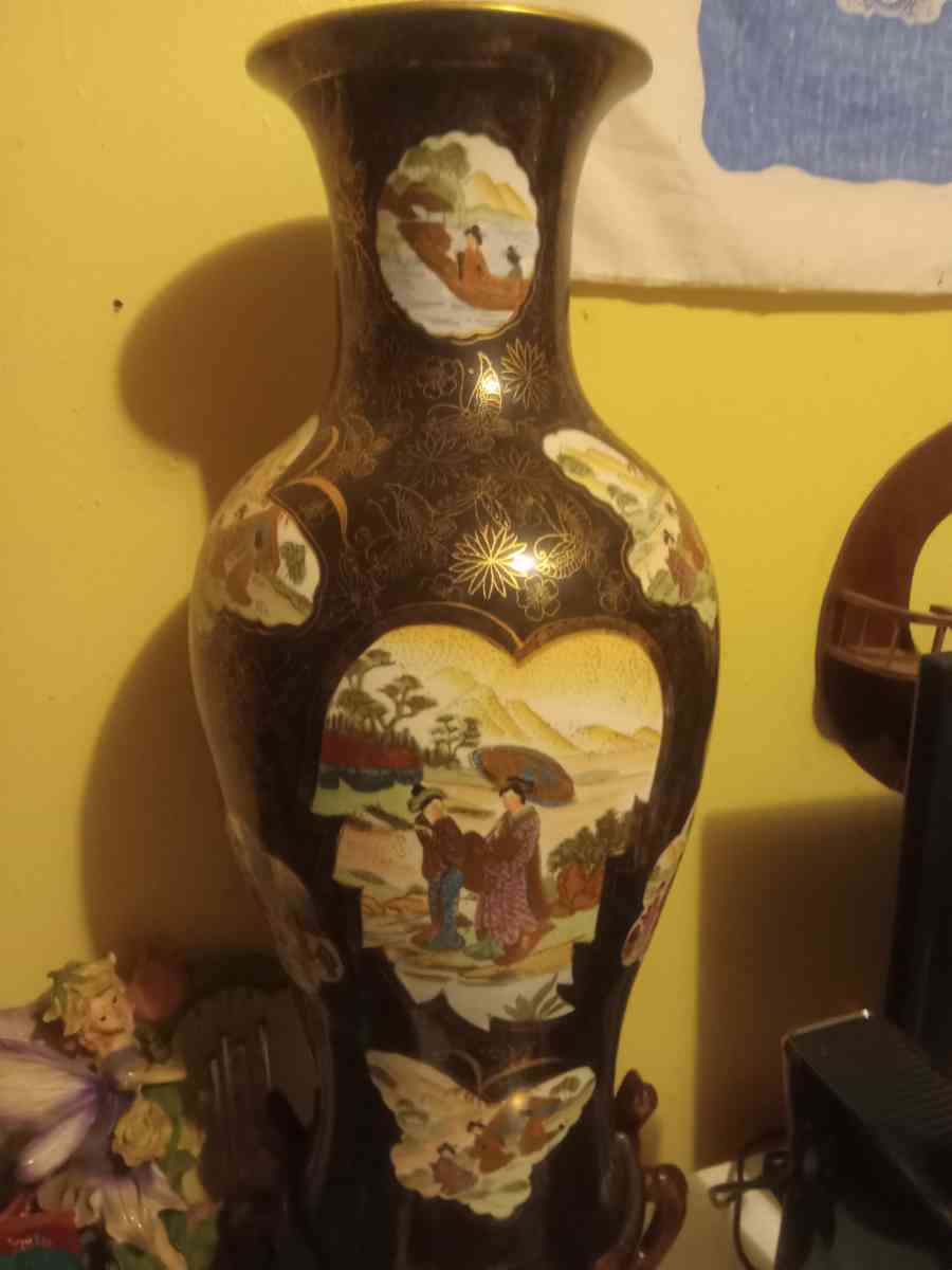 Antique Chinese floor vase - Frostproof, Florida - FleaMarketBay