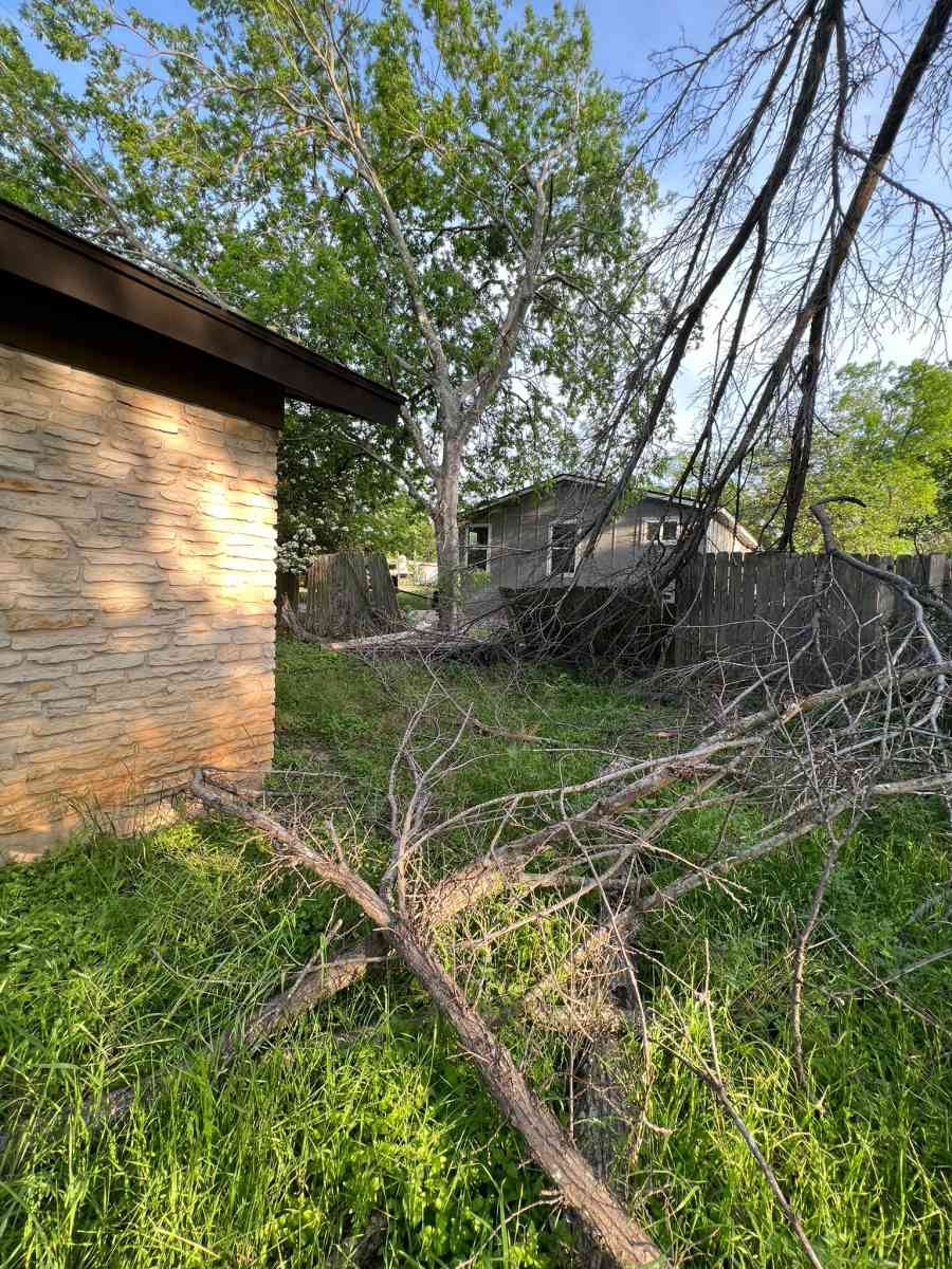 gardening and grass cutting - Austin, Texas - FleaMarketBay