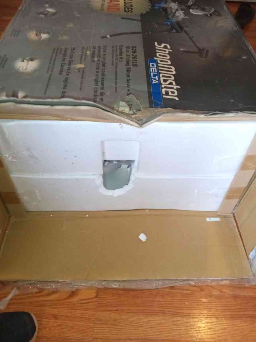 ShopMaster 10in sliding miter saw and stand - Lynchburg, South Carolina - FleaMarketBay