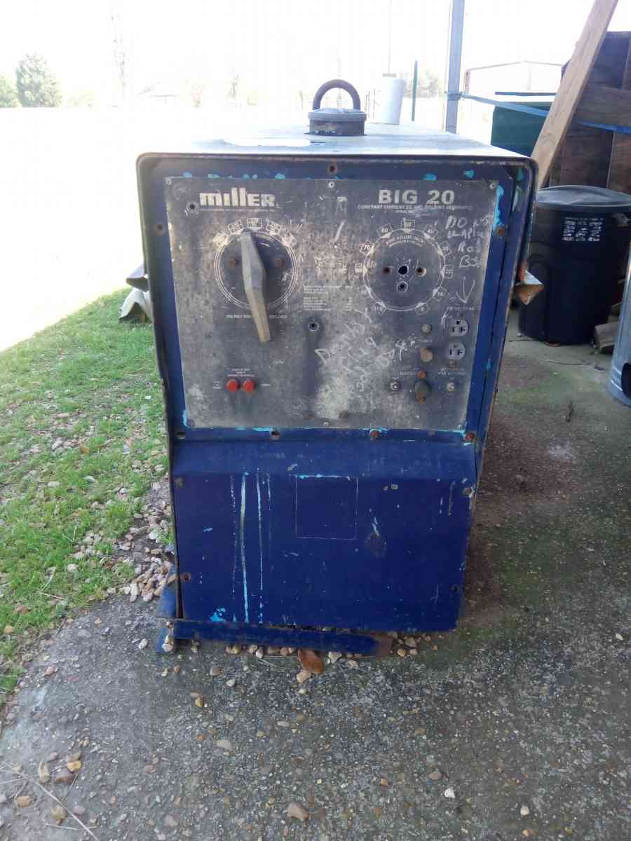 Big 20 Miller welder Gas engine runs and welds good - Brookhaven, Mississippi - FleaMarketBay