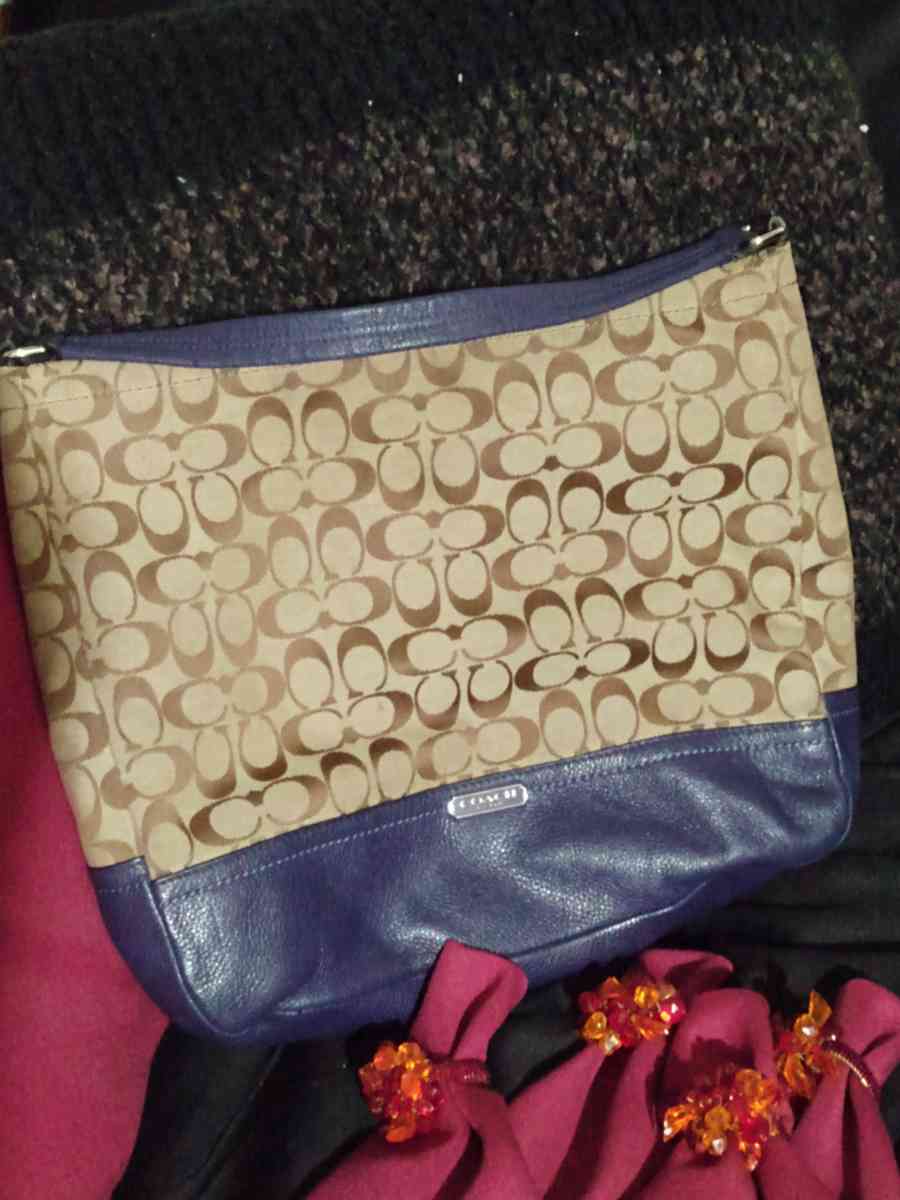 COACH BLUE AND TAN SIGNATURE C - Belen, New Mexico