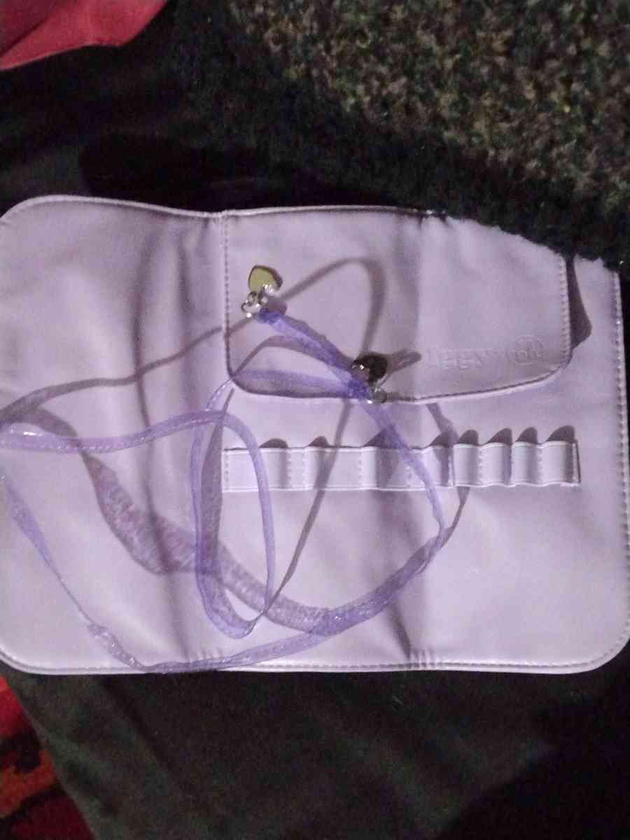 IGGY AZALEA MAKE UP BRUSH BAG - Belen, New Mexico - FleaMarketBay