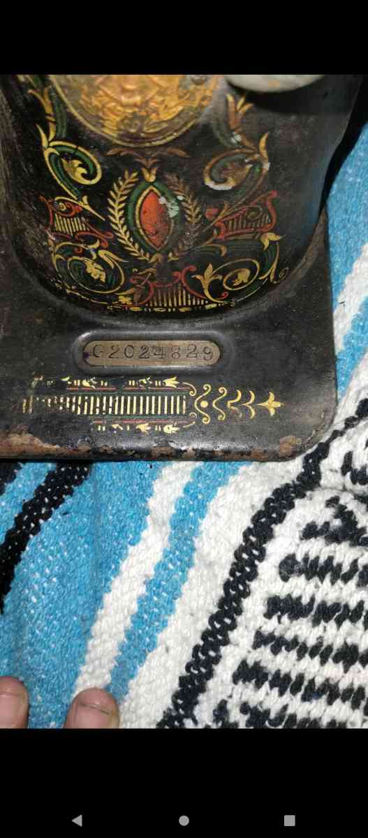 1920 singer sewing machine with treadle and table - Midland, Texas - FleaMarketBay