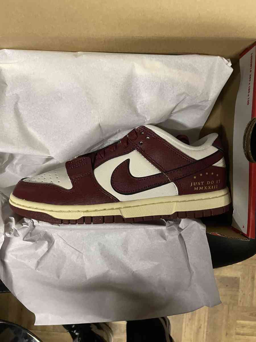 Nike dunks - New Bedford, Massachusetts