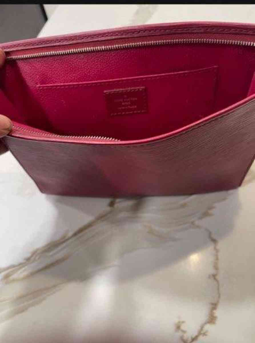 Louis Vuitton Epi Toiletries pouch red - Santa Clarita, California - FleaMarketBay