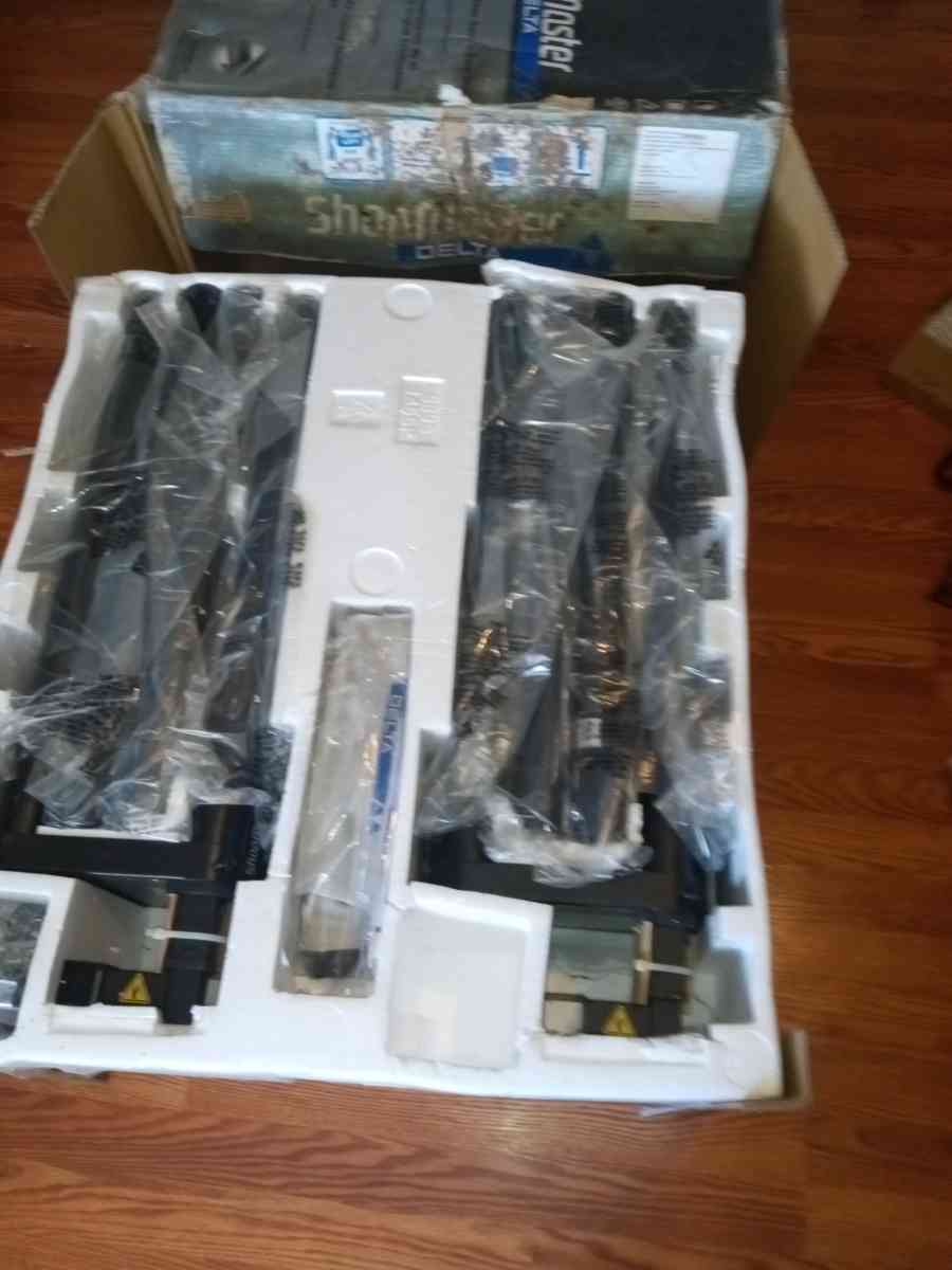 ShopMaster 10in sliding miter saw and stand - Lynchburg, South Carolina - FleaMarketBay