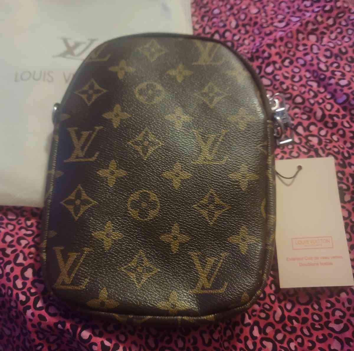 Designer LV brown shoulder Handbag NWT - Las Vegas, Nevada - FleaMarketBay