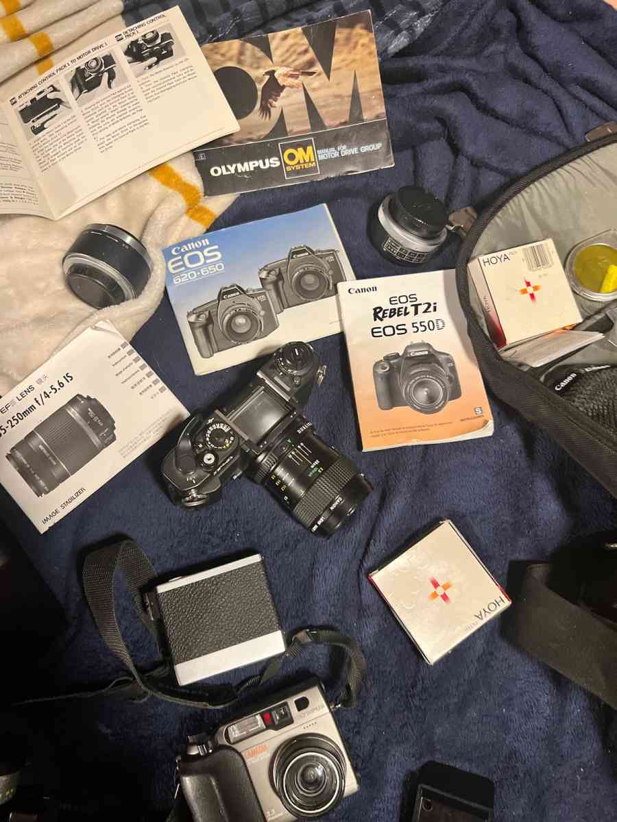 Variety of cameras and lenses - Lyles, Tennessee - FleaMarketBay