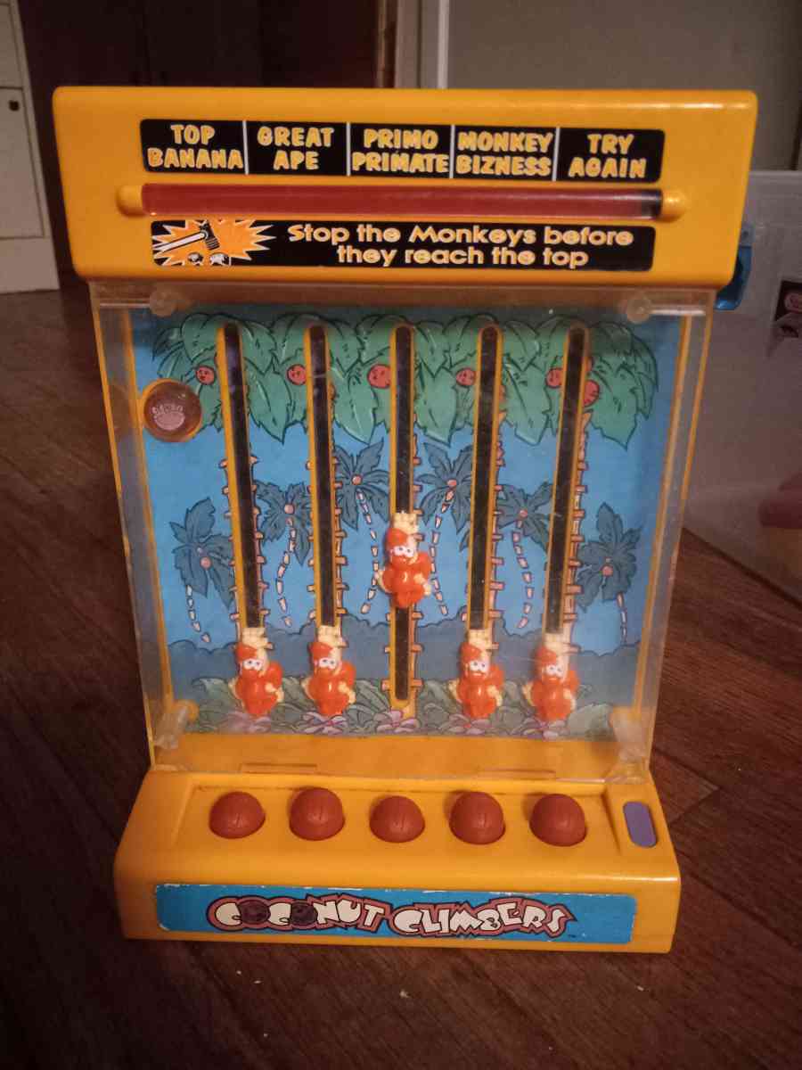 Vintage  1993 cocanut climbers arcade table top game - Bangor, Maine