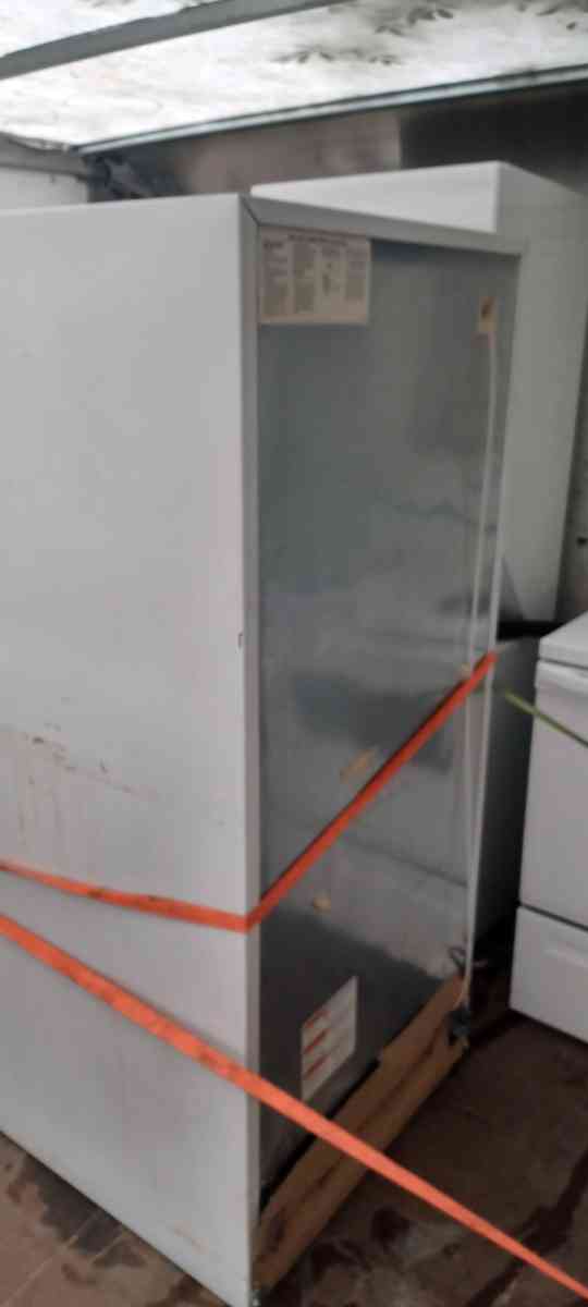 Whirlpool Refrigerator Used As is - Arlington, Texas - FleaMarketBay
