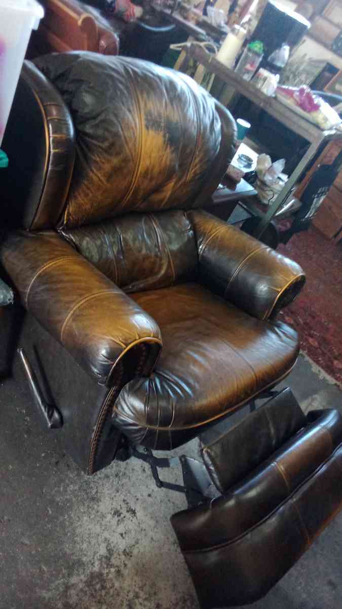 leather recliner - Florence, Oregon