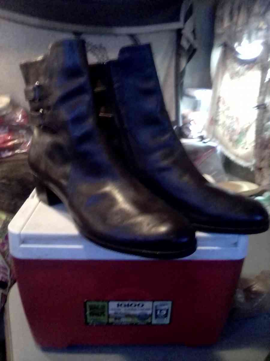 Brown leather boots womans size 9 brand new - Banning, California
