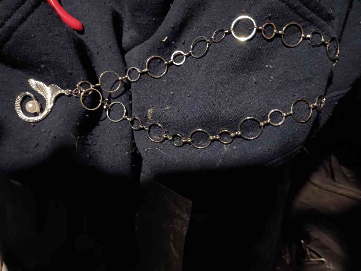 silver with a pendant and pear - Flagstaff, Arizona - FleaMarketBay