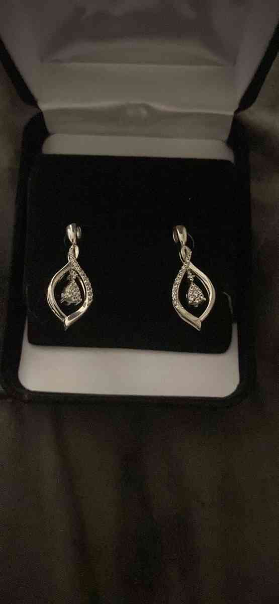silver sapphire brand new reversible Kay earrings - Peoria, Arizona - FleaMarketBay