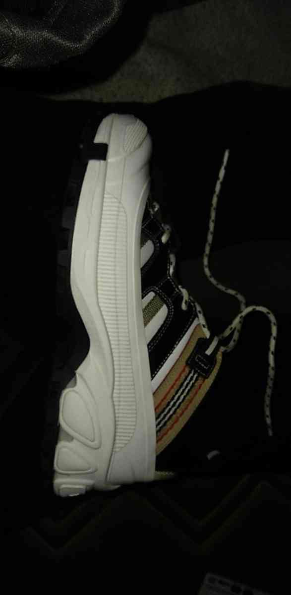 burberry - Indianapolis, Indiana - FleaMarketBay