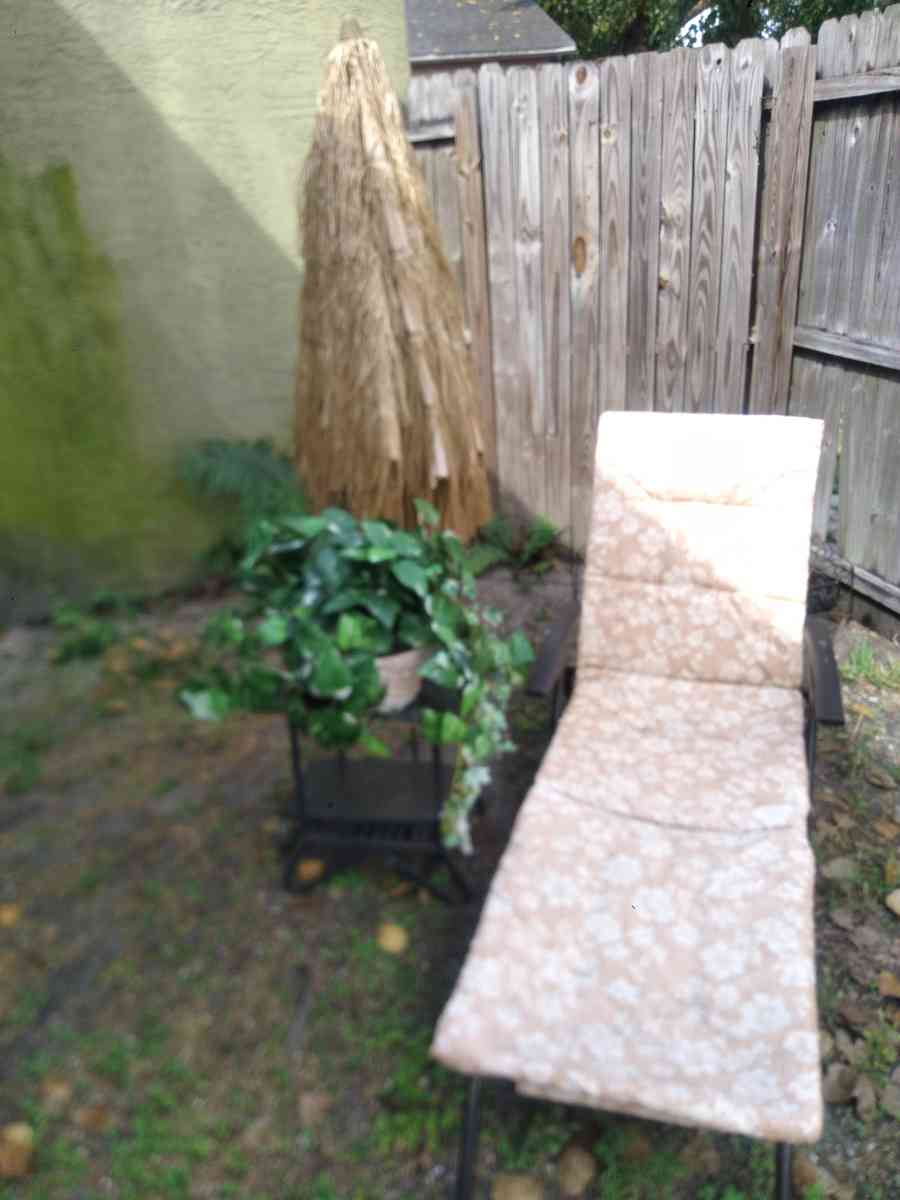 Tiki Umbrella and lounger - Pinellas Park, Florida - FleaMarketBay