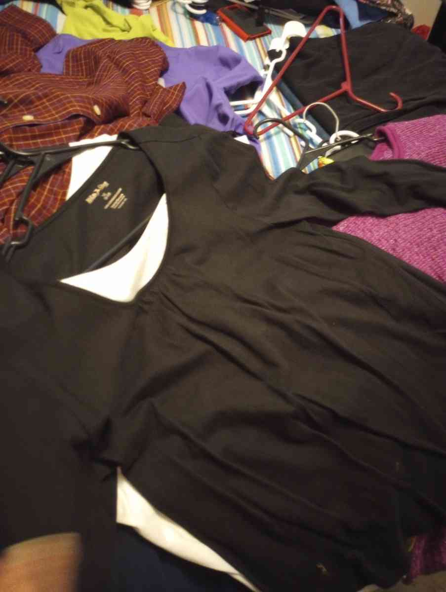 women clothes - Benson, North Carolina - FleaMarketBay