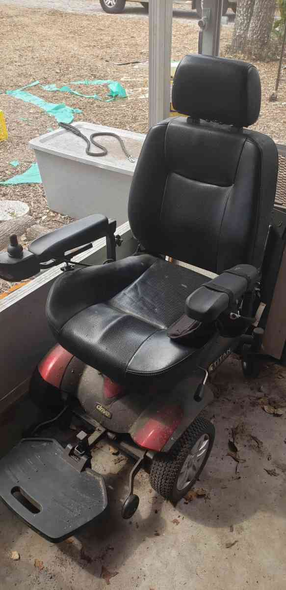 Titan Scooter and electric lift - Hudson, Florida