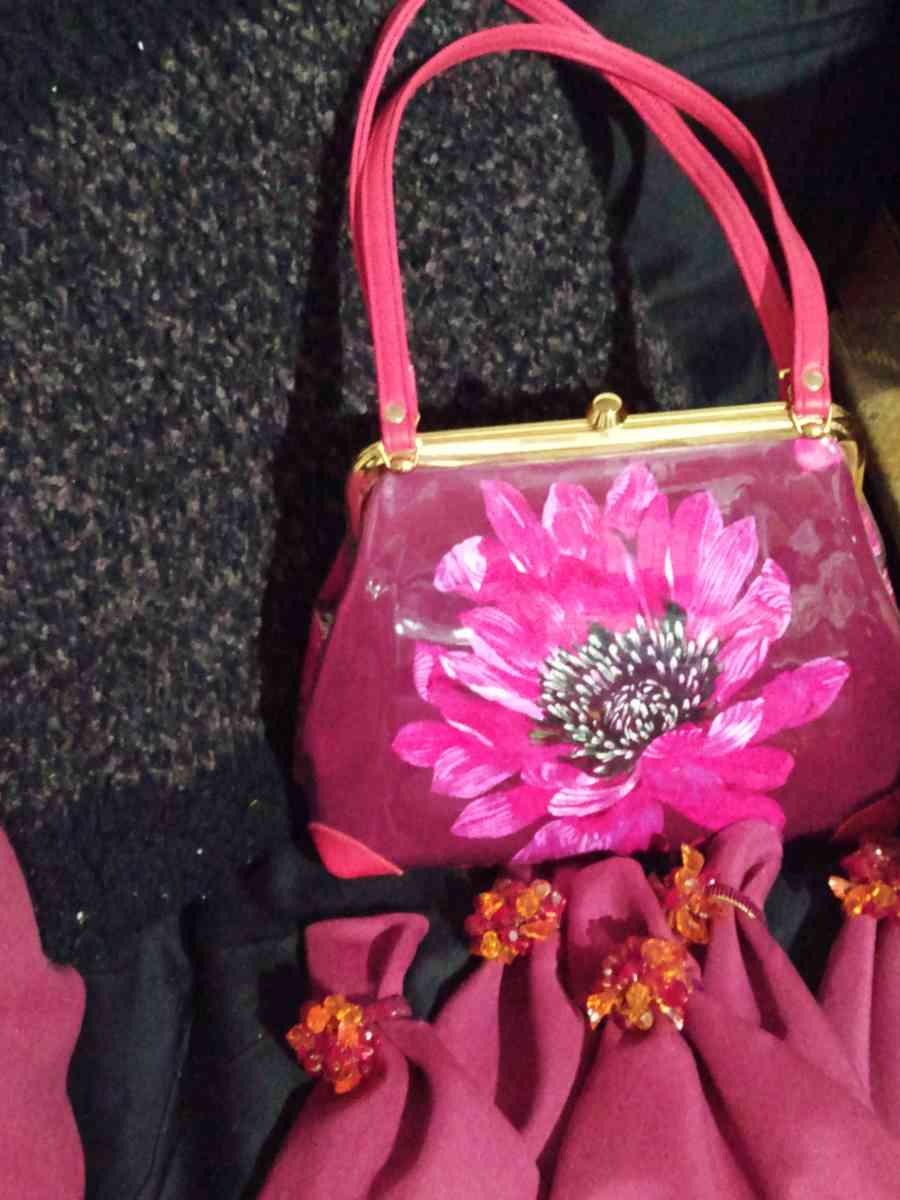 TRINA TURK FLORAL HANDBAG - Belen, New Mexico