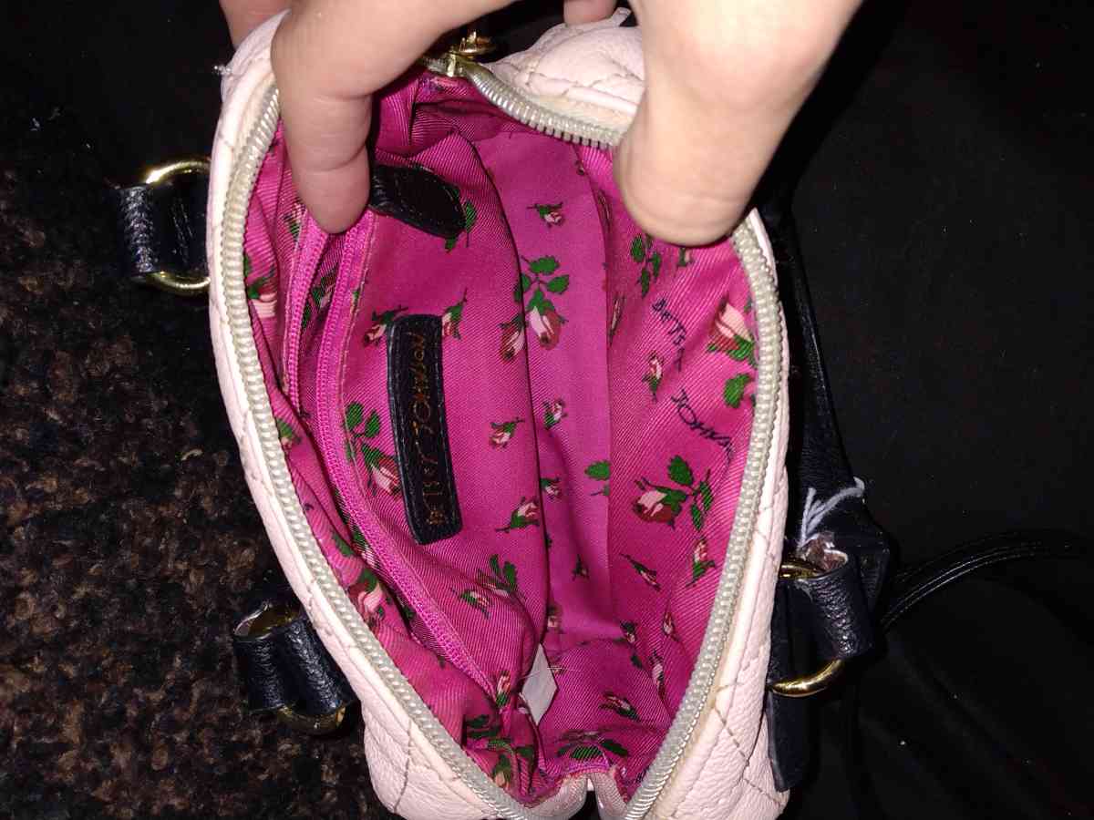 BETSEY JOHNSON HANDBAG AND CROSSBODY PURSES - Belen, New Mexico - FleaMarketBay