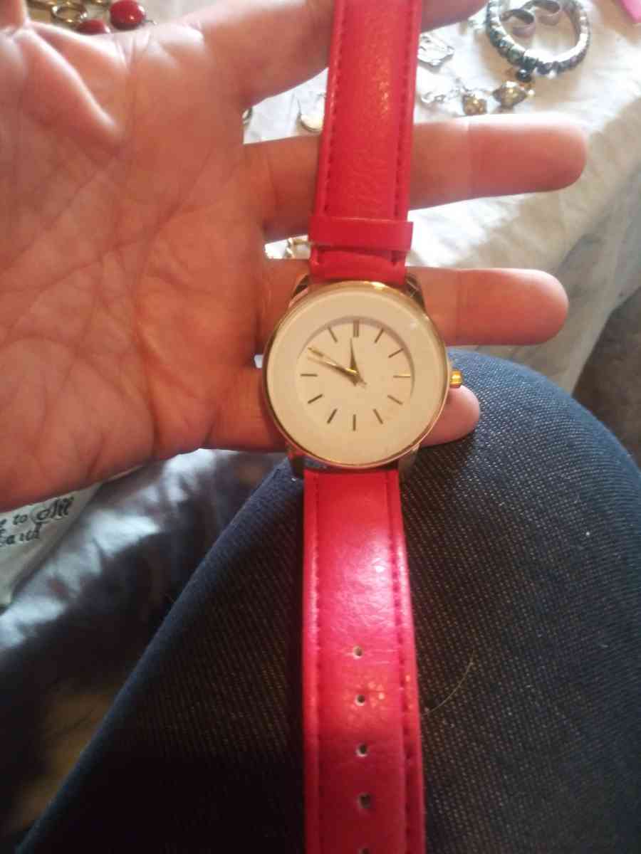 Ladys casual watch - Alliance, Ohio - FleaMarketBay