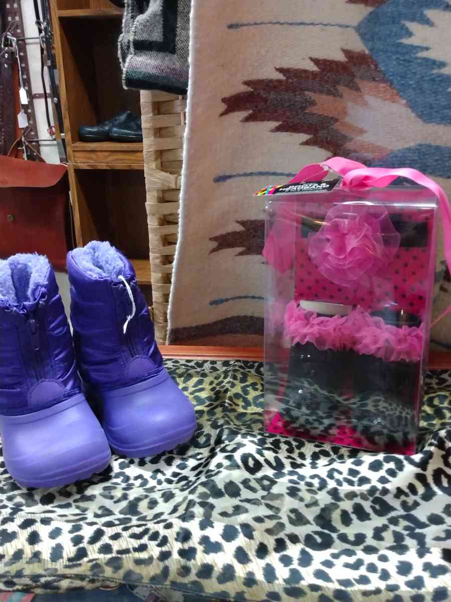 BABY SHOES - Belen, New Mexico