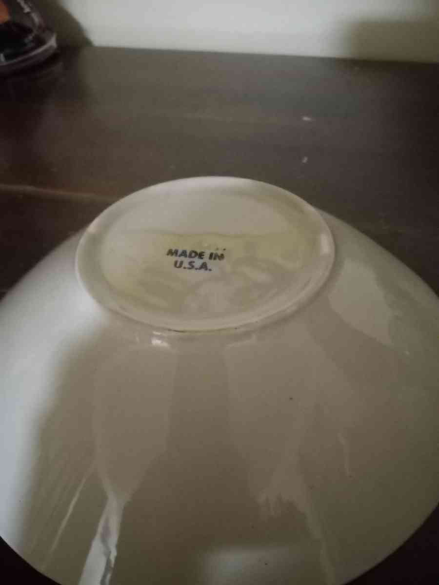 vintage veggie bowl - Bangor, Maine - FleaMarketBay