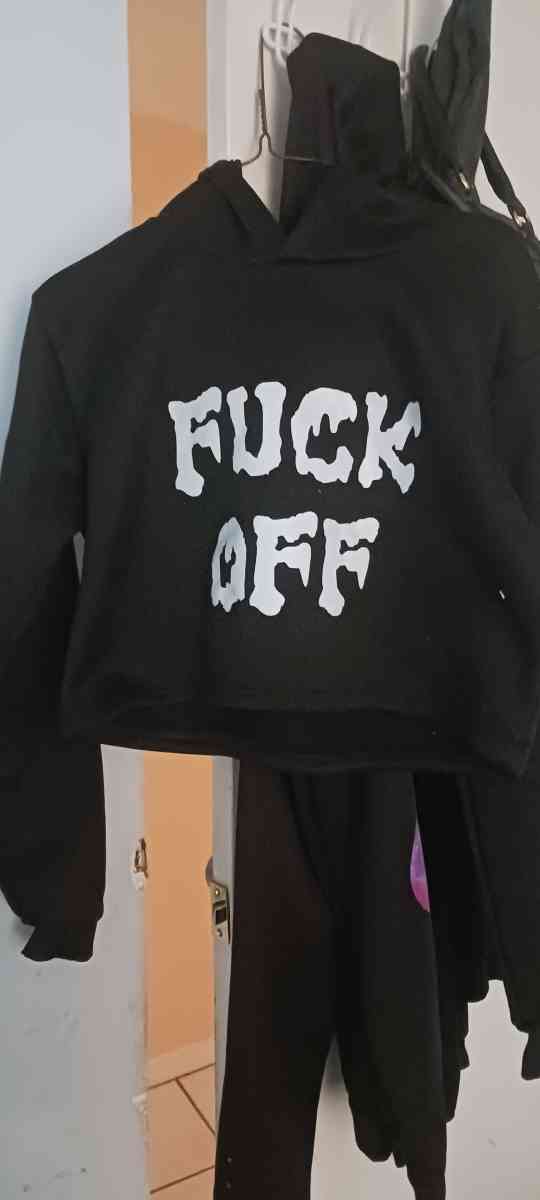 womens cropped hoodie