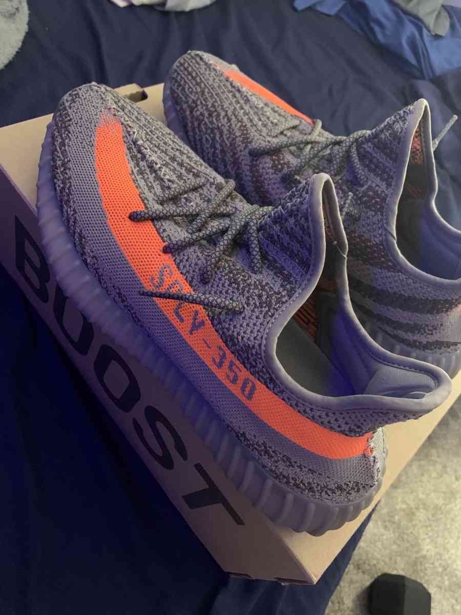 Yeezy 350 belugas - Worcester, Massachusetts