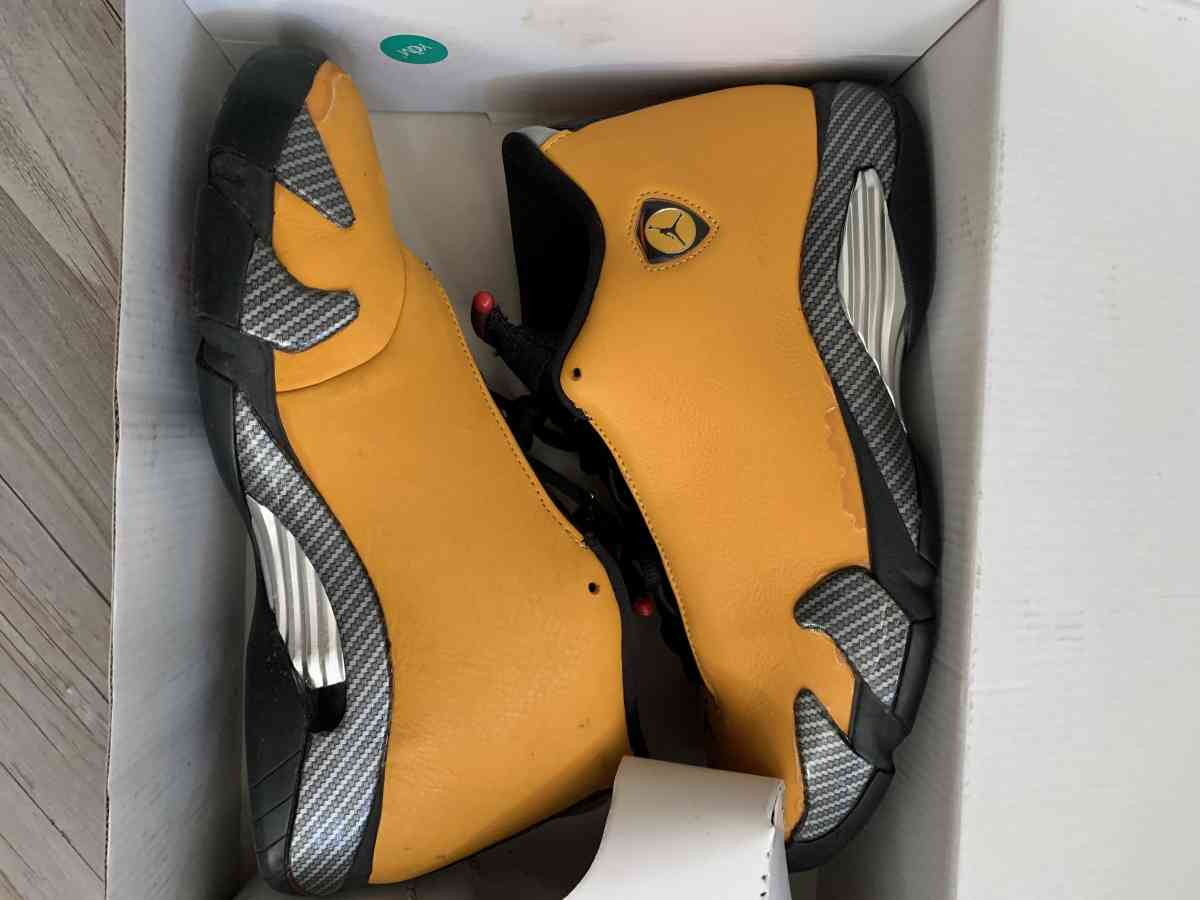 Jordan 14s Ferrari yellow - New Bedford, Massachusetts