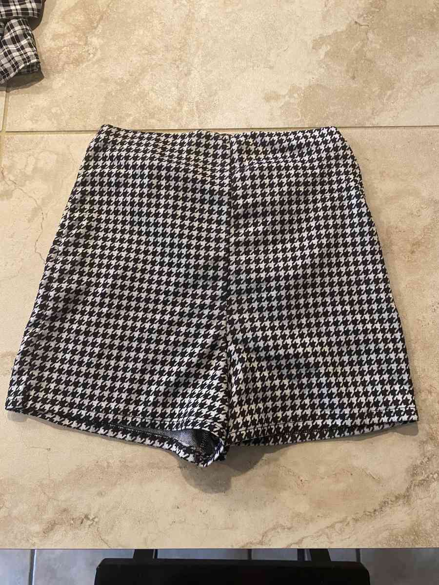 3 skirts deal - Gresham, Oregon - FleaMarketBay