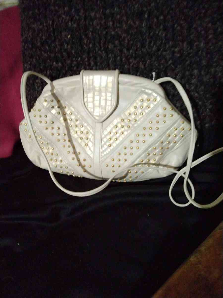 VINTAGE PARK AVENUE LEATHER CLUTCH CROSSBODY - Belen, New Mexico - FleaMarketBay