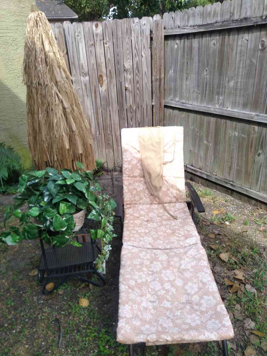 Tiki Umbrella and lounger - Pinellas Park, Florida - FleaMarketBay