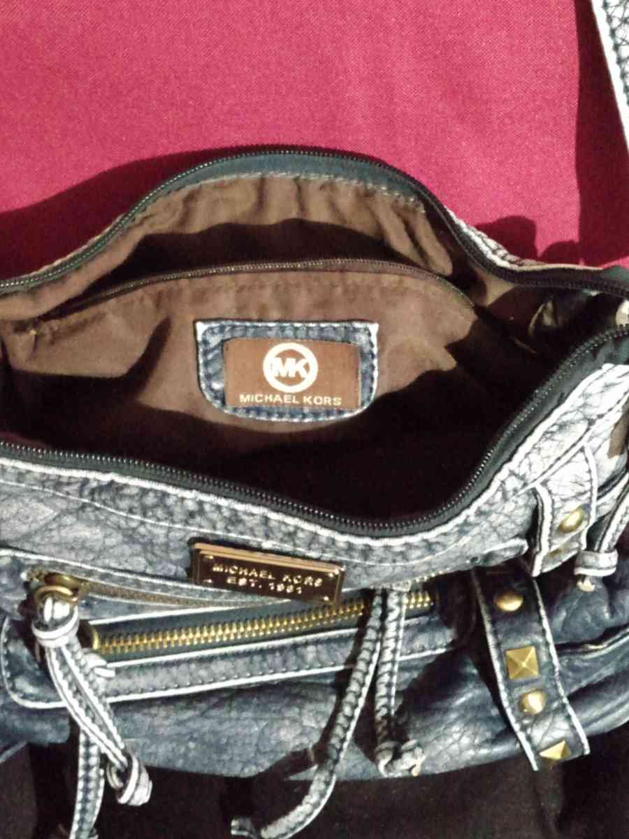 MICHAEL KORS BLUE CROSSBODY - Belen, New Mexico - FleaMarketBay