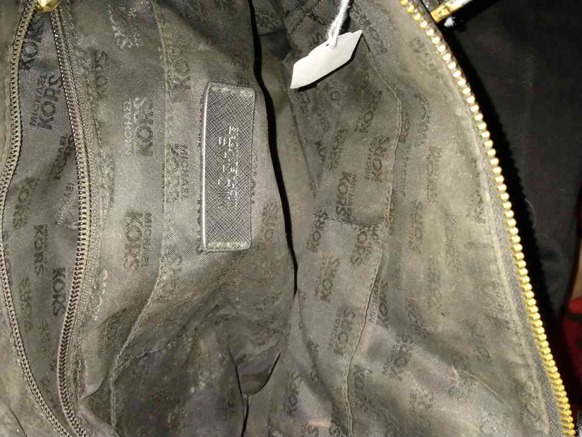 MICHAEL KORS BLACK HANDBAG - Belen, New Mexico - FleaMarketBay