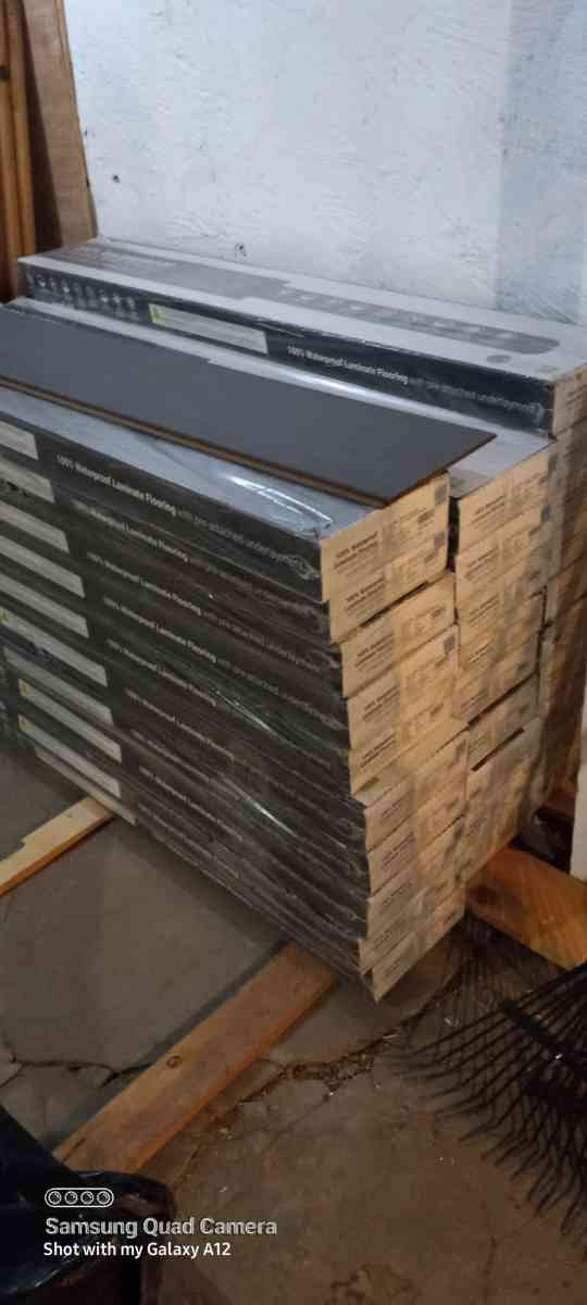 waterproof  laminate  flooring - Jackson, Missouri - FleaMarketBay