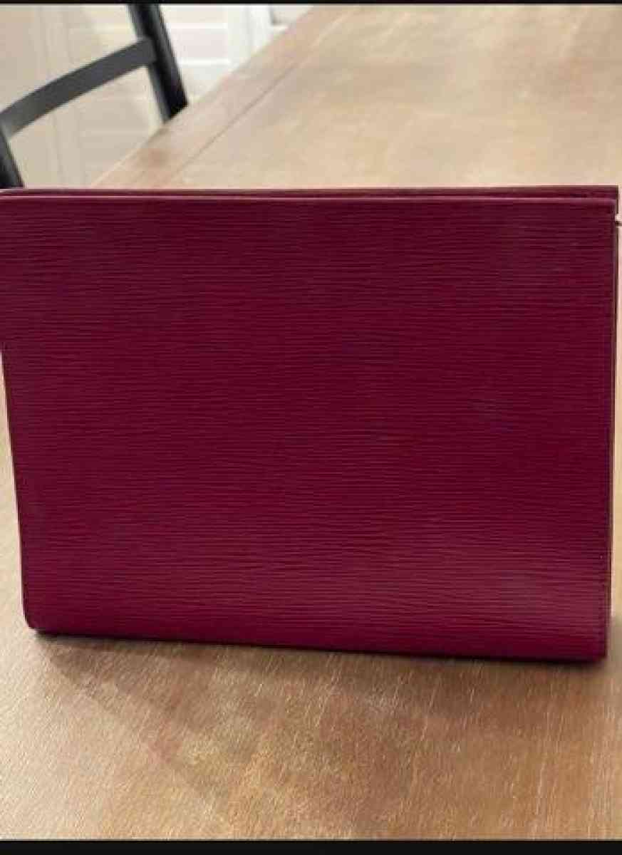 Louis Vuitton Epi Toiletries pouch red - Santa Clarita, California - FleaMarketBay
