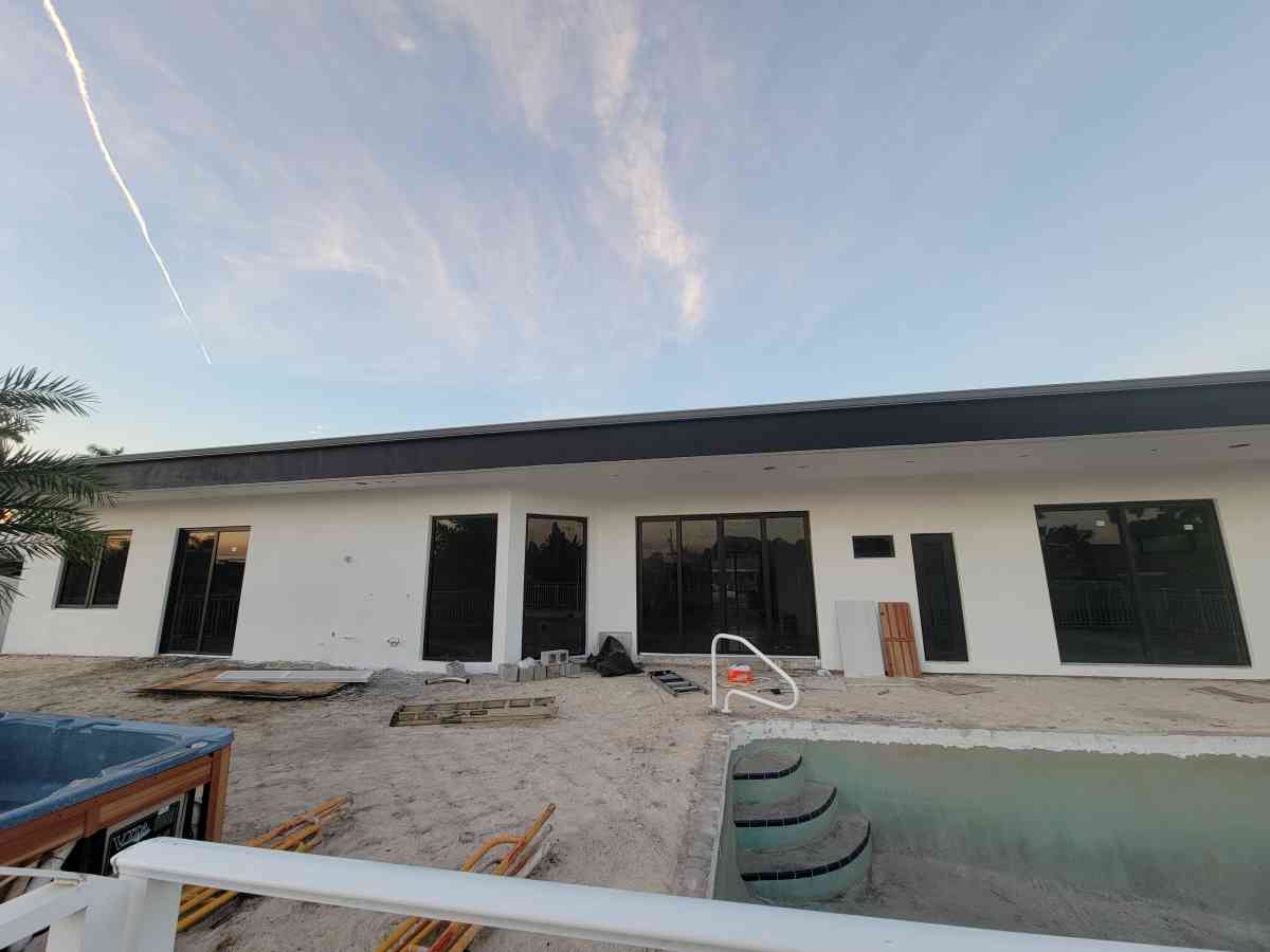 Impact windows and doors - Miami, Florida - FleaMarketBay