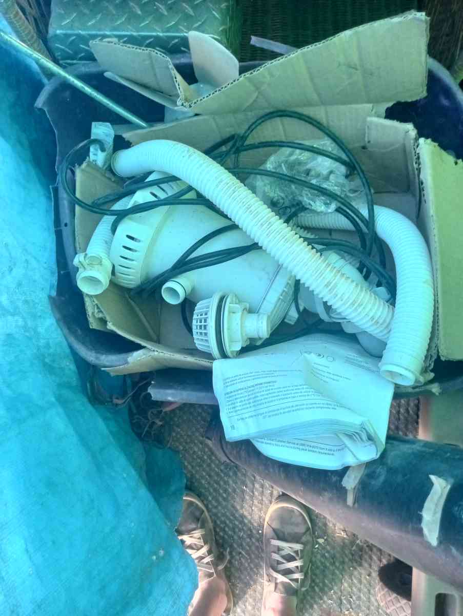 swimming pool - Florence, Colorado - FleaMarketBay