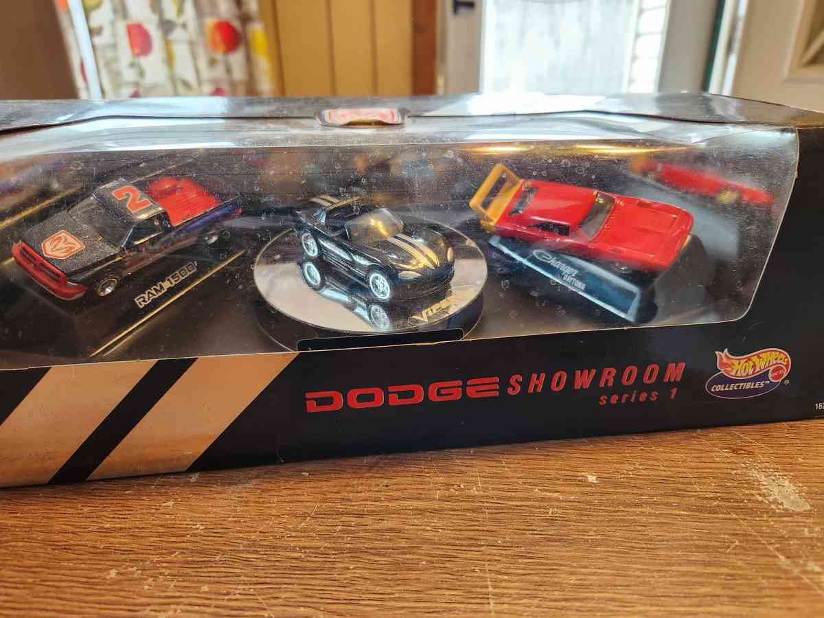 matchbox cars hot wheels and tractor trailers - Scranton, Pennsylvania - FleaMarketBay